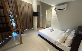 Swing & Pillows - Kota Damansara